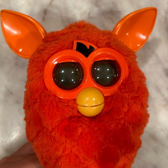 Hasboro Furby Phoenix 2012 - Picture 4 of 6